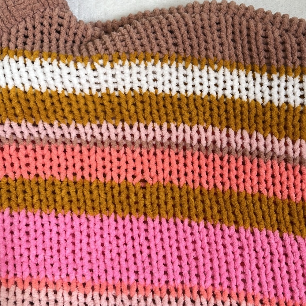 Aerie Women’s Oversized Chenille Turtleneck Sweater Size Medium - Picture 10 of 10